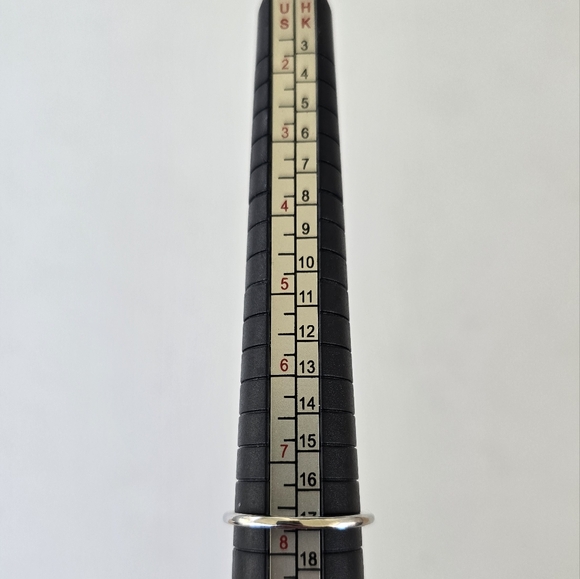 🕷️ Black Bottom Spider Ring - Picture 4 of 6